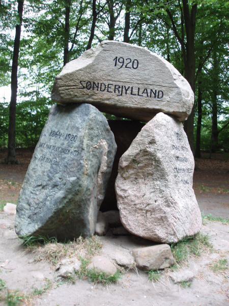 Genforeningssten i Glejbjerg by, Åstrup sogn, Vejen kommune Genforeningssten i Glejbjerg by, Åstrup sogn, Vejen kommune