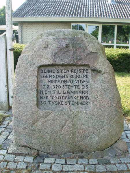 Genforeningssten i Guderup by, Egen sogn, Sønderborg kommune Genforeningssten i Guderup by, Egen sogn, Sønderborg kommune