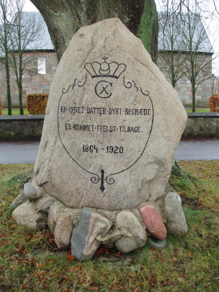 Genforeningssten i Hadbjeg by og sogn, Favrskov kommune