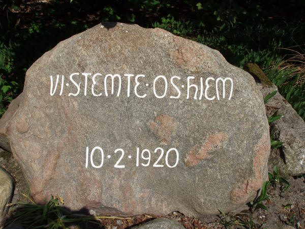 Genforeningssten i Kassø by, Hjordkær sogn, Aabenraa kommune Genforeningssten i Kassø by, Hjordkær sogn, Aabenraa kommune