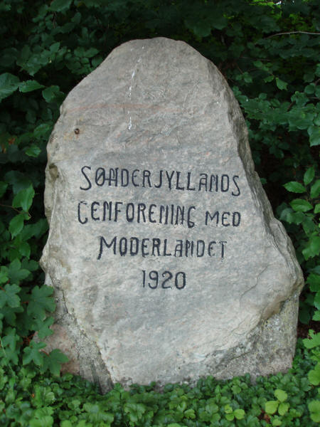 Genforeningssten i Rørbæk by og sogn, Rebild kommune Genforeningssten i Rørbæk by og sogn, Rebild kommune